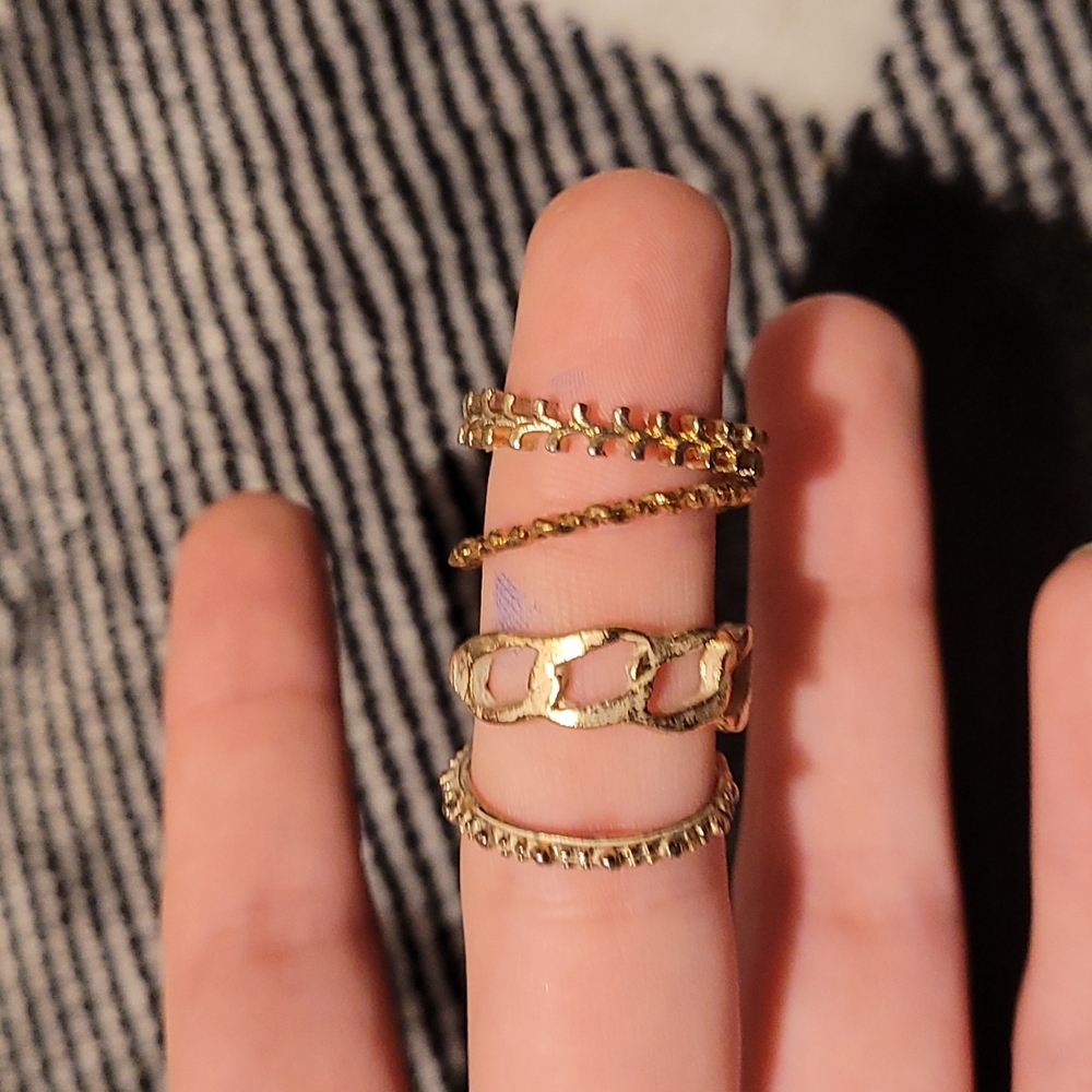 4 gold rings